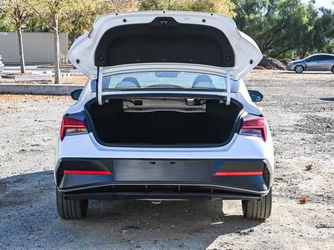 New 2026 Hyundai Elantra Limited image 7