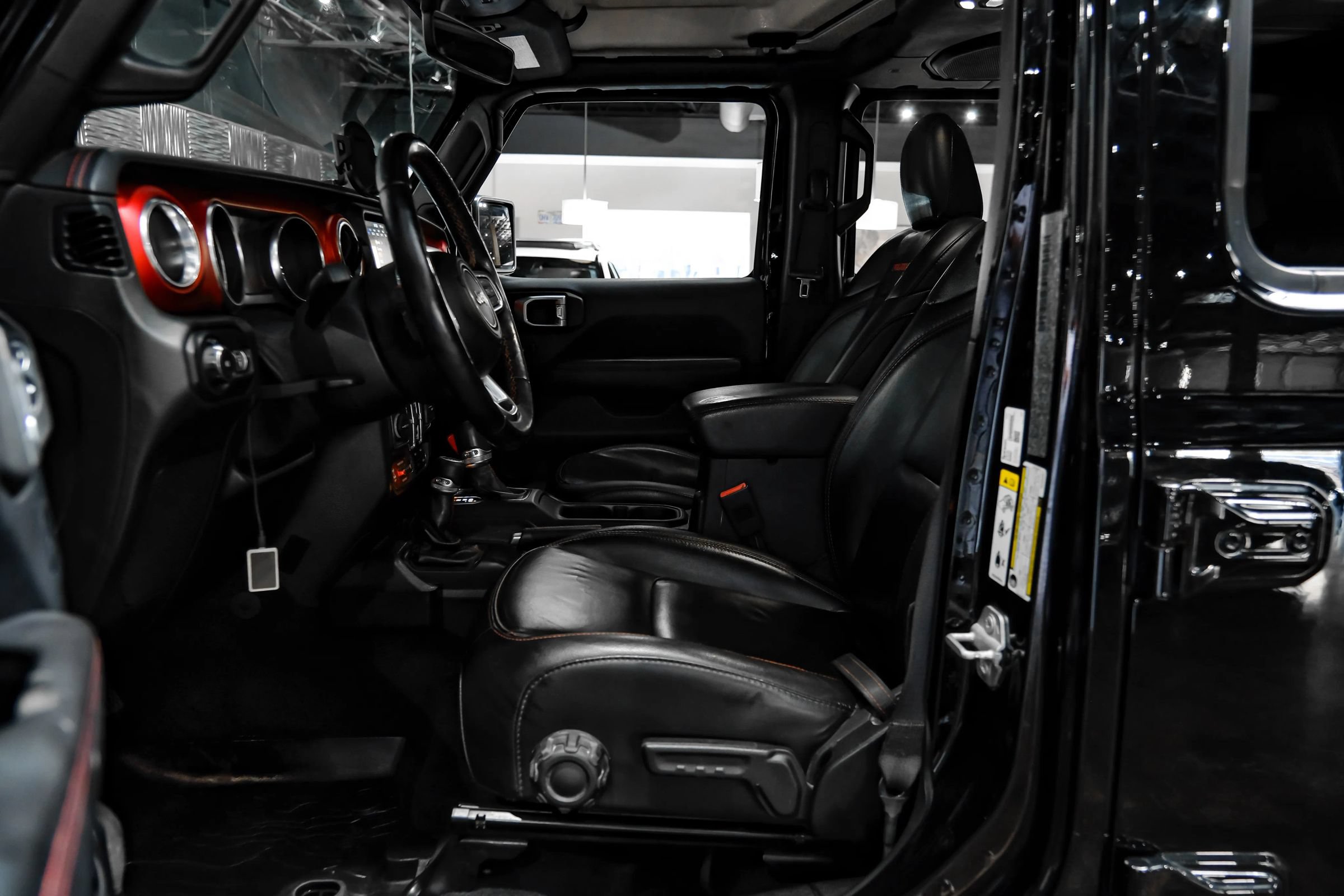 Used 2019 Jeep Wrangler Unlimited Rubicon AWD/4WD image 4