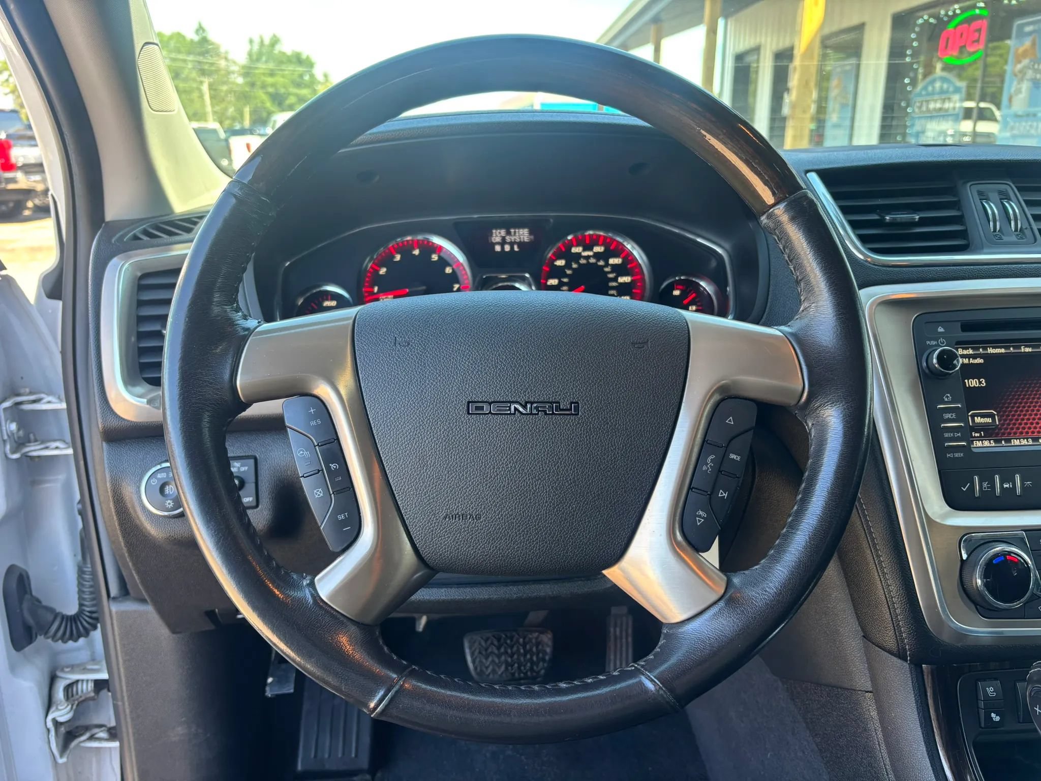 Used 2016 GMC Acadia Denali AWD/4WD image 25
