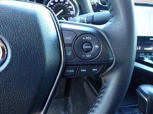 Used 2020 Toyota Camry SE FWD image 14