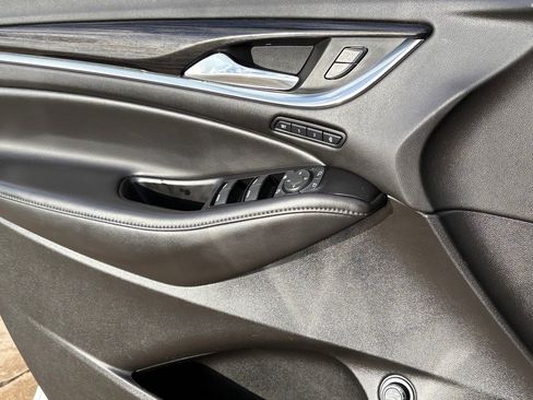 Used 2020 Buick Enclave Avenir w/ Avenir Technology Package image 25