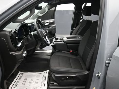 Used 2024 GMC Sierra 1500 SLE image 11
