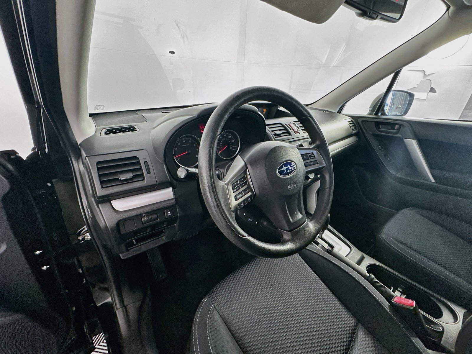 Used 2015 Subaru Forester 2.5i Premium w/ Protection Package #1 AWD/4WD image 9