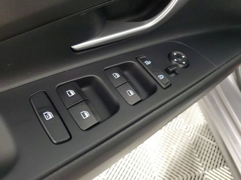 Used 2023 Hyundai Elantra SEL FWD image 17