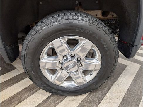 Used 2020 Chevrolet Silverado 2500 LTZ w/ LTZ Premium Package image 21