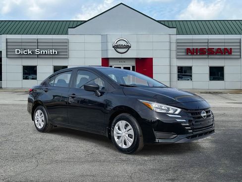 Used 2025 Nissan Versa S w/ Trunk Package image 1