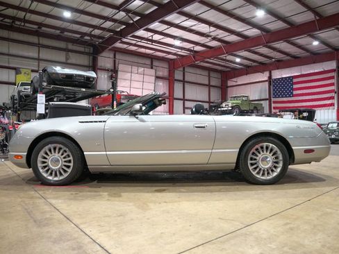 Used 2004 Ford Thunderbird Deluxe image 4