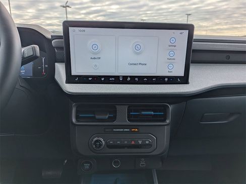 New 2025 Ford Maverick XLT w/ XLT Luxury Package image 13