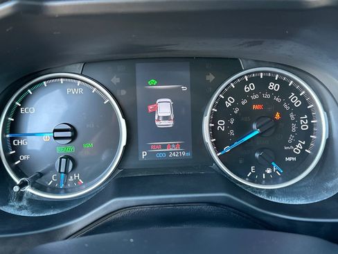 Used 2021 Toyota RAV4 XLE w/ Convenience Package image 24