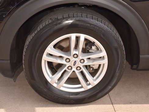 Used 2023 Ford Explorer XLT w/ Equipment Group 202A image 37