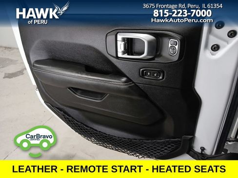Used 2022 Jeep Wrangler Unlimited Sahara AWD/4WD image 31