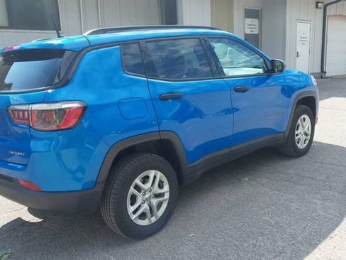 Used 2018 Jeep Compass Sport AWD/4WD image 4