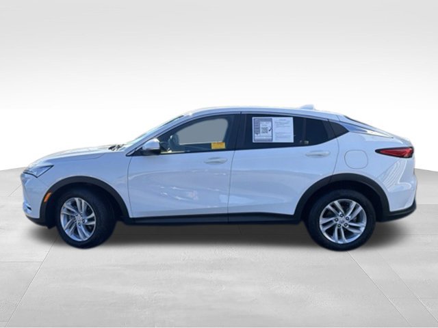Used 2024 Buick Envista Preferred w/ Convenience II Package FWD image 2