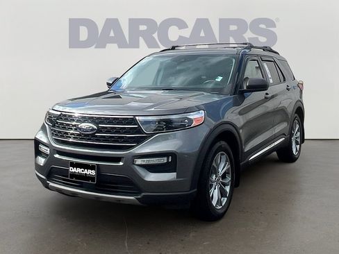 Used 2023 Ford Explorer XLT w/ Equipment Group 202A AWD/4WD image 3