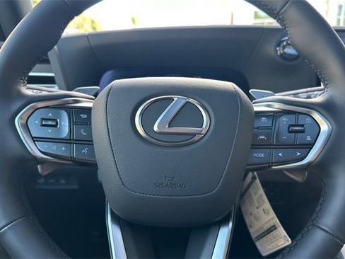 Used 2025 Lexus GX 550 image 23