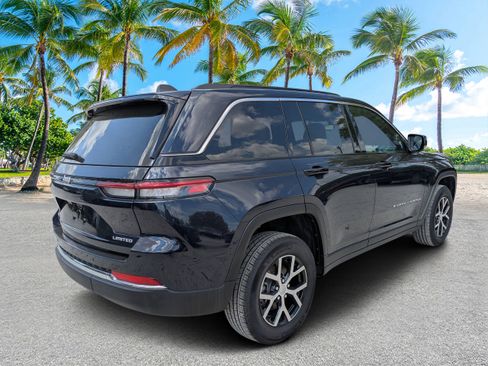 Used 2024 Jeep Grand Cherokee Limited image 3