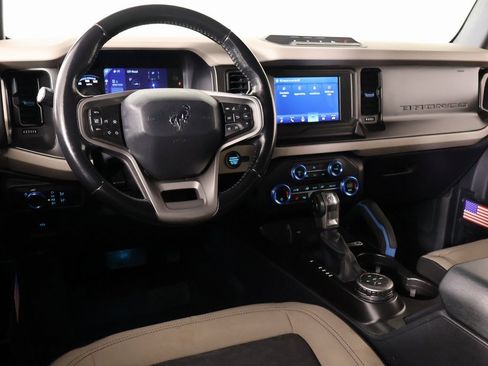 Used 2021 Ford Bronco Wildtrak image 2