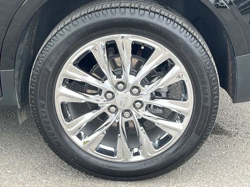 Used 2022 Cadillac XT5 Premium Luxury FWD image 12