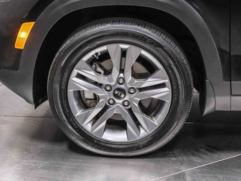 Used 2021 Kia Seltos S image 10