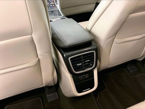 Used 2020 Lincoln Nautilus Reserve image 10