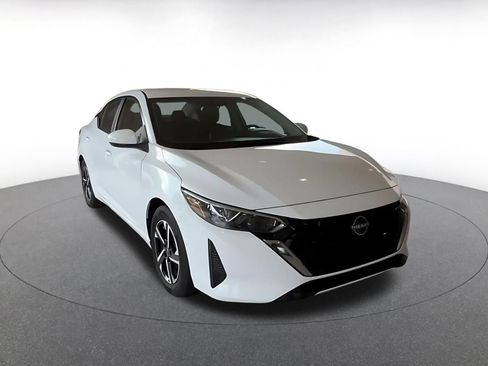 Used 2025 Nissan Sentra SV FWD image 3