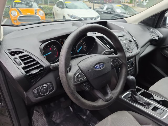 Used 2017 Ford Escape SE w/ SE Cold Weather Package FWD image 10