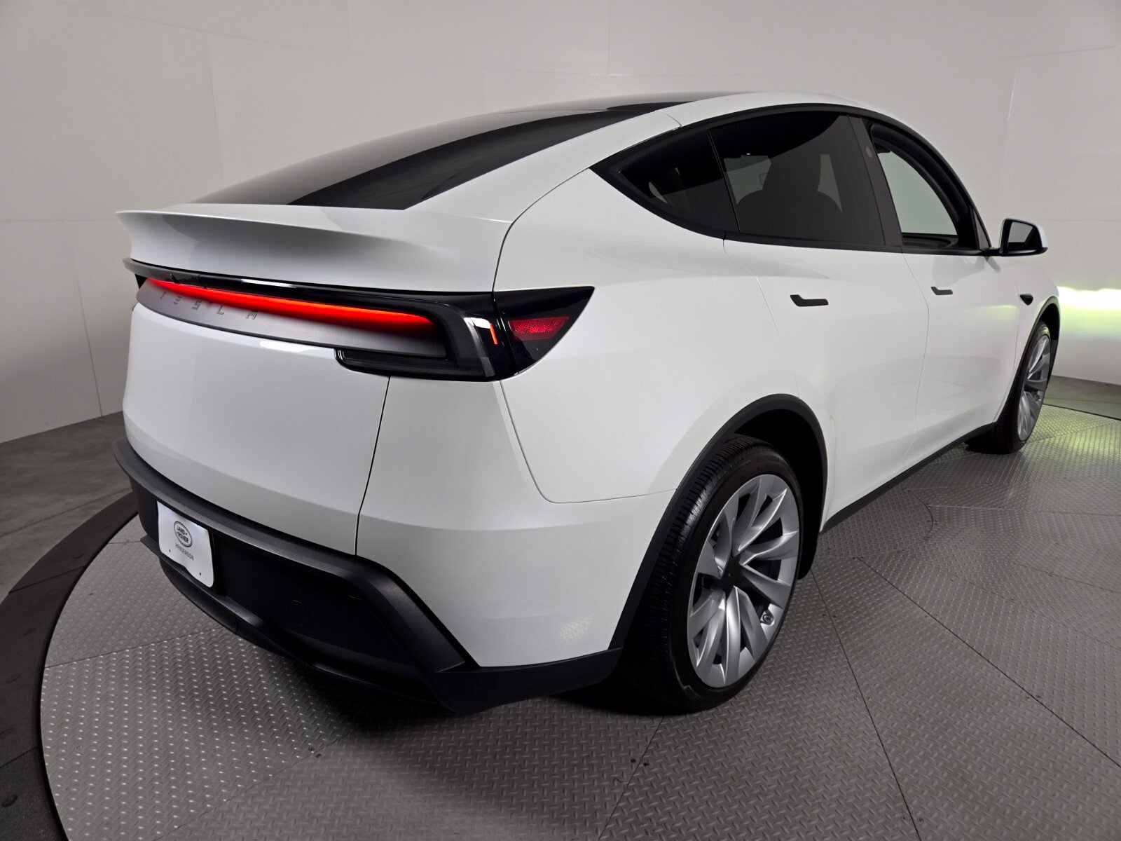 Used 2026 Tesla Model Y Long Range RWD image 2