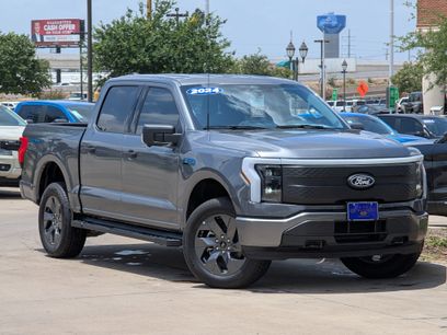 New 2024 Ford F150 Lightning XLT w/ Max Trailer Tow Package