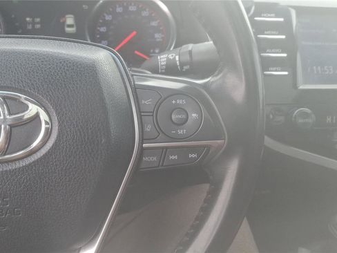 Used 2018 Toyota Camry XSE image 33