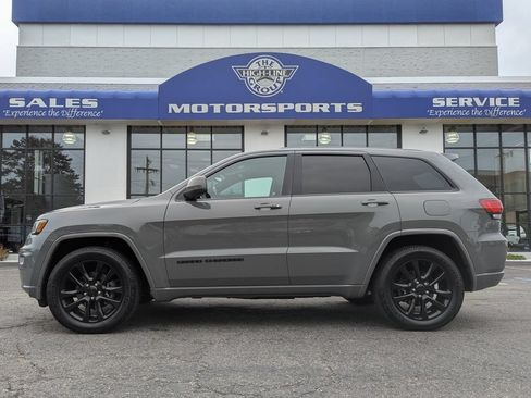 Used 2020 Jeep Grand Cherokee Altitude AWD/4WD image 1