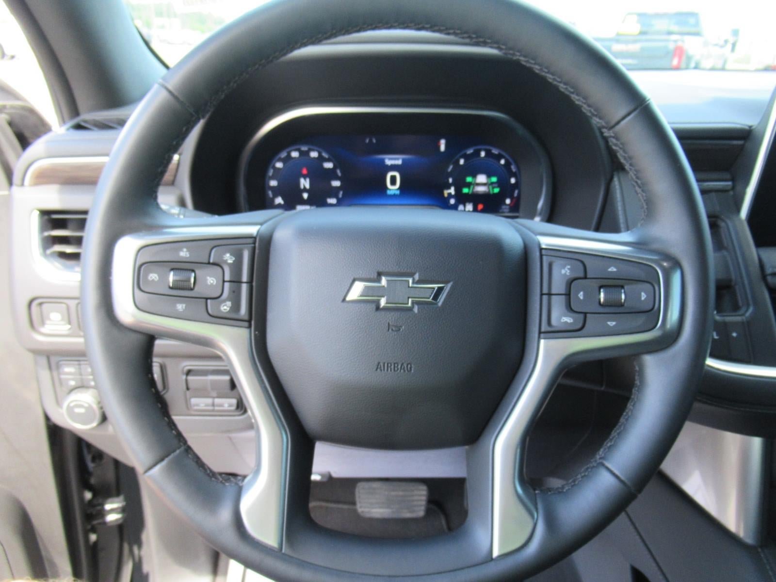 Used 2023 Chevrolet Suburban Z71 w/ Luxury Package AWD/4WD image 24