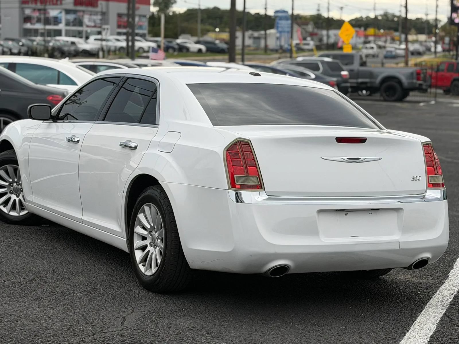Used 2013 Chrysler 300 RWD image 2