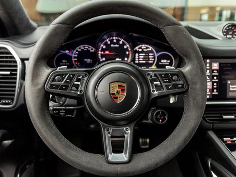 Certified 2020 Porsche Cayenne Turbo image 24