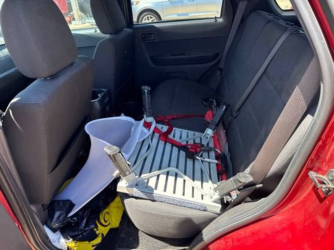 Used 2012 Ford Escape XLT FWD image 11