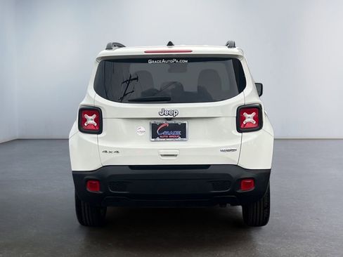 Used 2020 Jeep Renegade Latitude w/ Cold Weather Group image 6