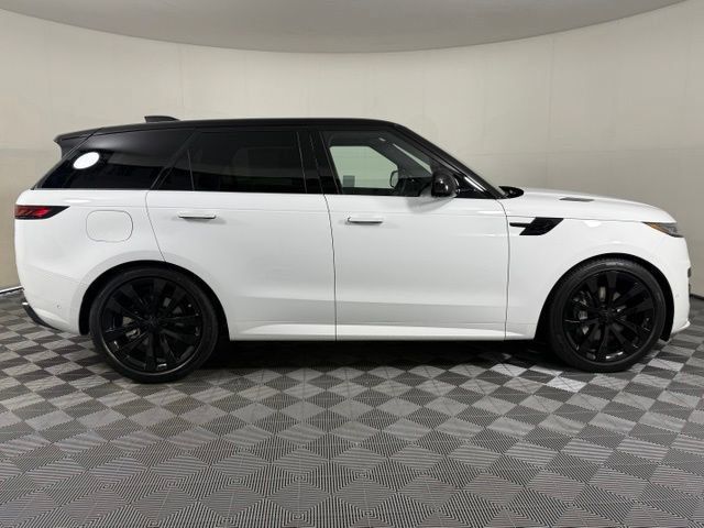New 2026 Land Rover Range Rover Sport Dynamic SE AWD/4WD image 8