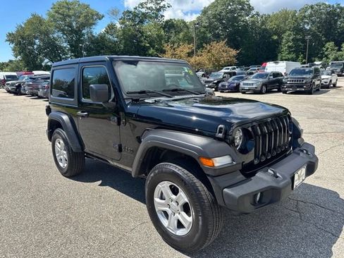 Used 2022 Jeep Wrangler Sport AWD/4WD image 4