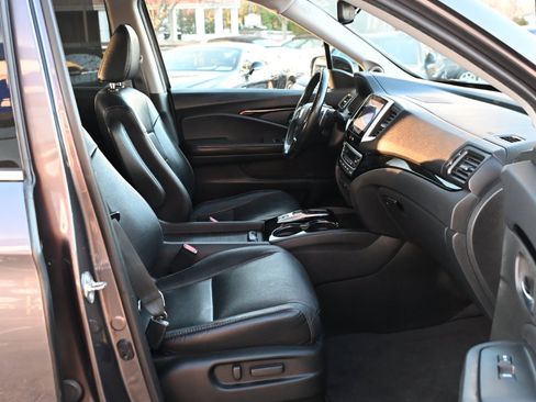 Used 2017 Honda Pilot Touring image 20
