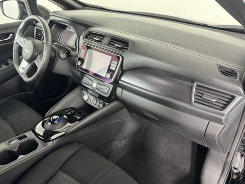 Used 2025 Nissan Leaf SV Plus image 7