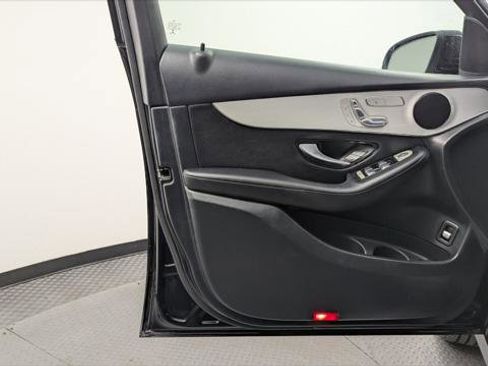 Used 2019 Mercedes-Benz GLC 300 image 13