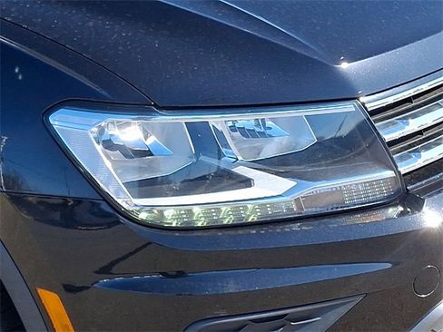 Used 2019 Volkswagen Tiguan SE w/ Panoramic Sunroof Package image 29