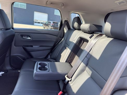 New 2026 Nissan Rogue SV AWD/4WD image 34