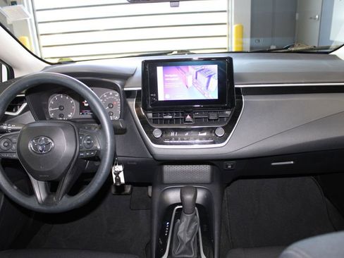 Used 2024 Toyota Corolla LE image 25