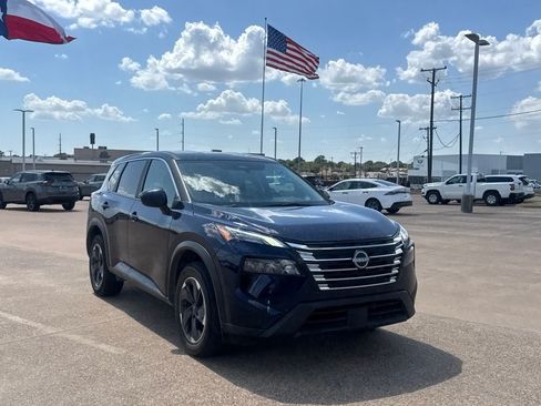 Certified 2025 Nissan Rogue SV AWD/4WD image 2