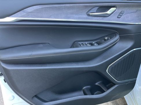 New 2025 Jeep Grand Cherokee L Overland w/ Trailer Tow Package image 41