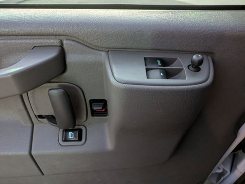 Used 2017 Chevrolet Express 3500 LT w/ LT Preferred Equipment Group image 24