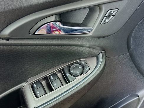 Used 2021 Chevrolet Malibu LT FWD image 19
