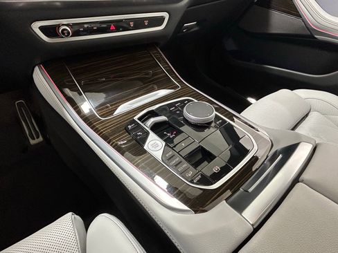 Used 2025 BMW X5 xDrive40i w/ M Sport Package image 22