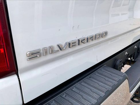 Used 2021 Chevrolet Silverado 2500 LT w/ Convenience Package image 30