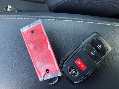 Used 2023 Toyota Corolla SE image 38